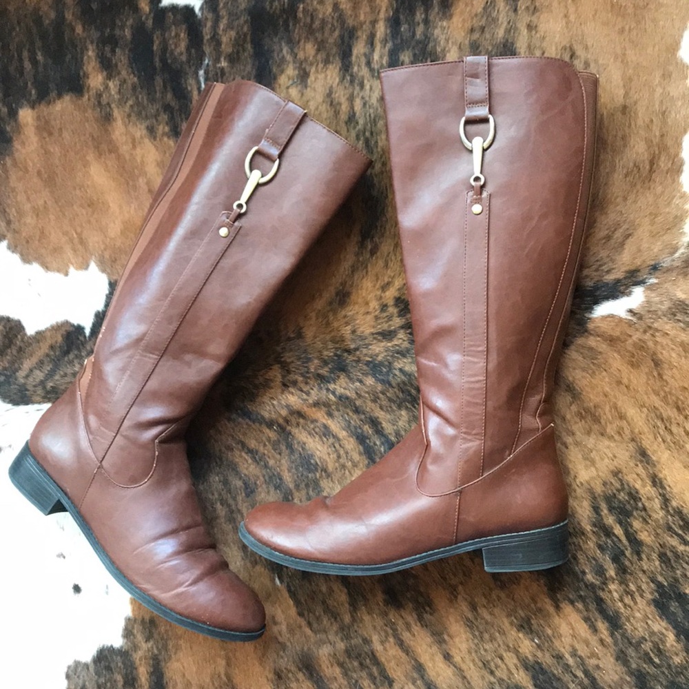 Tall riding boots